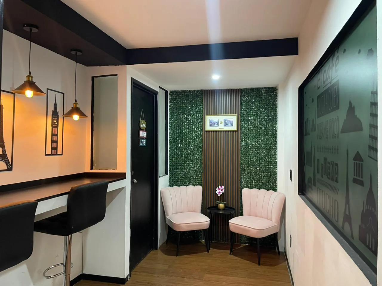 Área de espera y coworking de OFyV